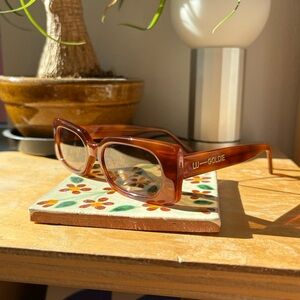 lu goldie mod sunglasses - salóme chestnut slim rectangular sunnies euc